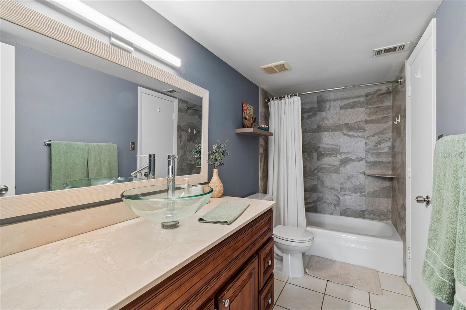 2424 W TAMPA BAY BLVD #I204, TAMPA, FL, 33607