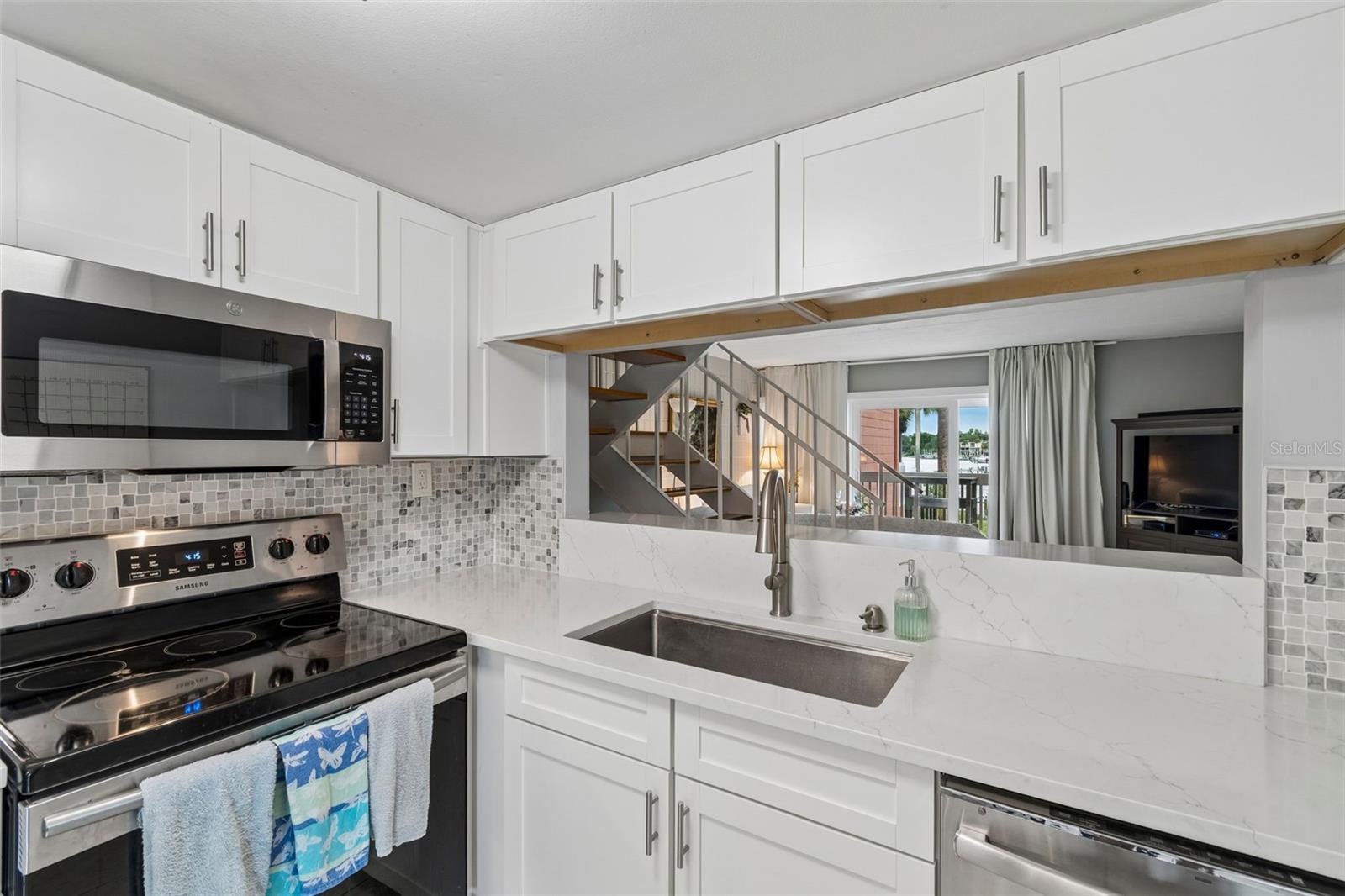 2424 W TAMPA BAY BLVD #I204, TAMPA, FL, 33607