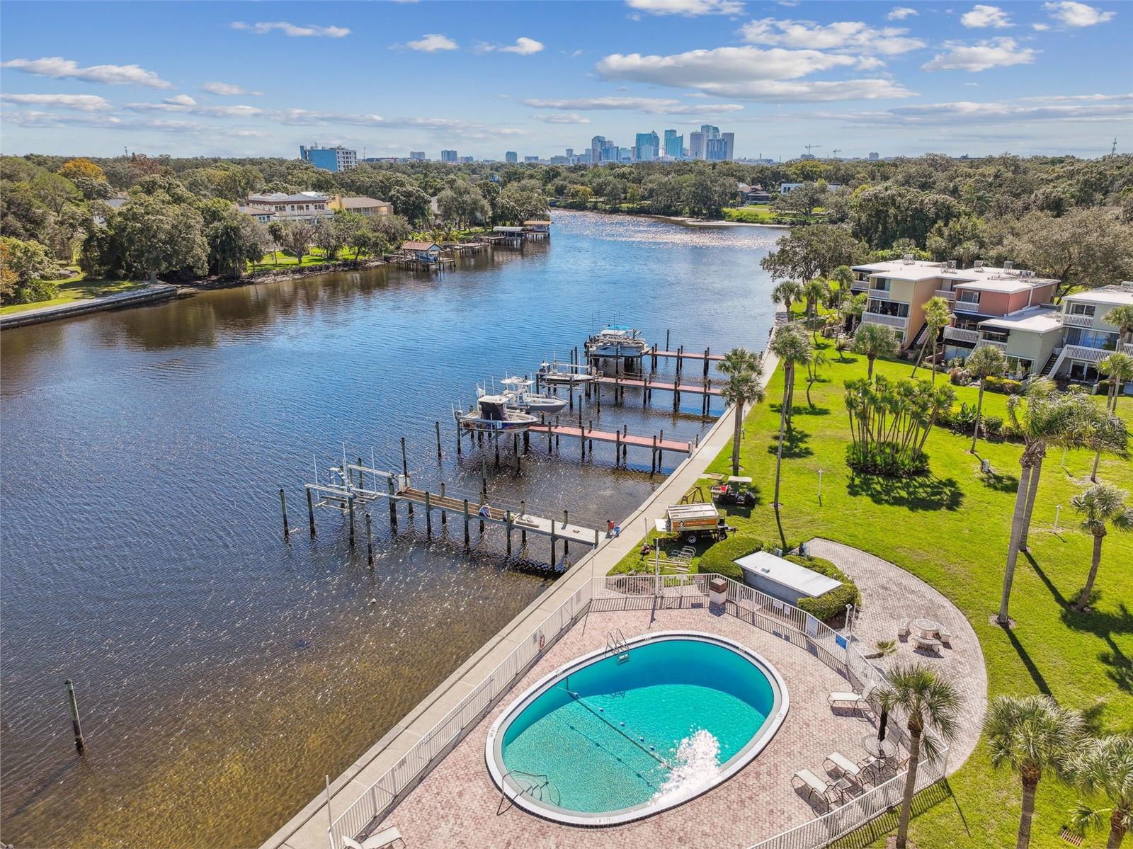 2424 W TAMPA BAY BLVD #I204, TAMPA, FL, 33607