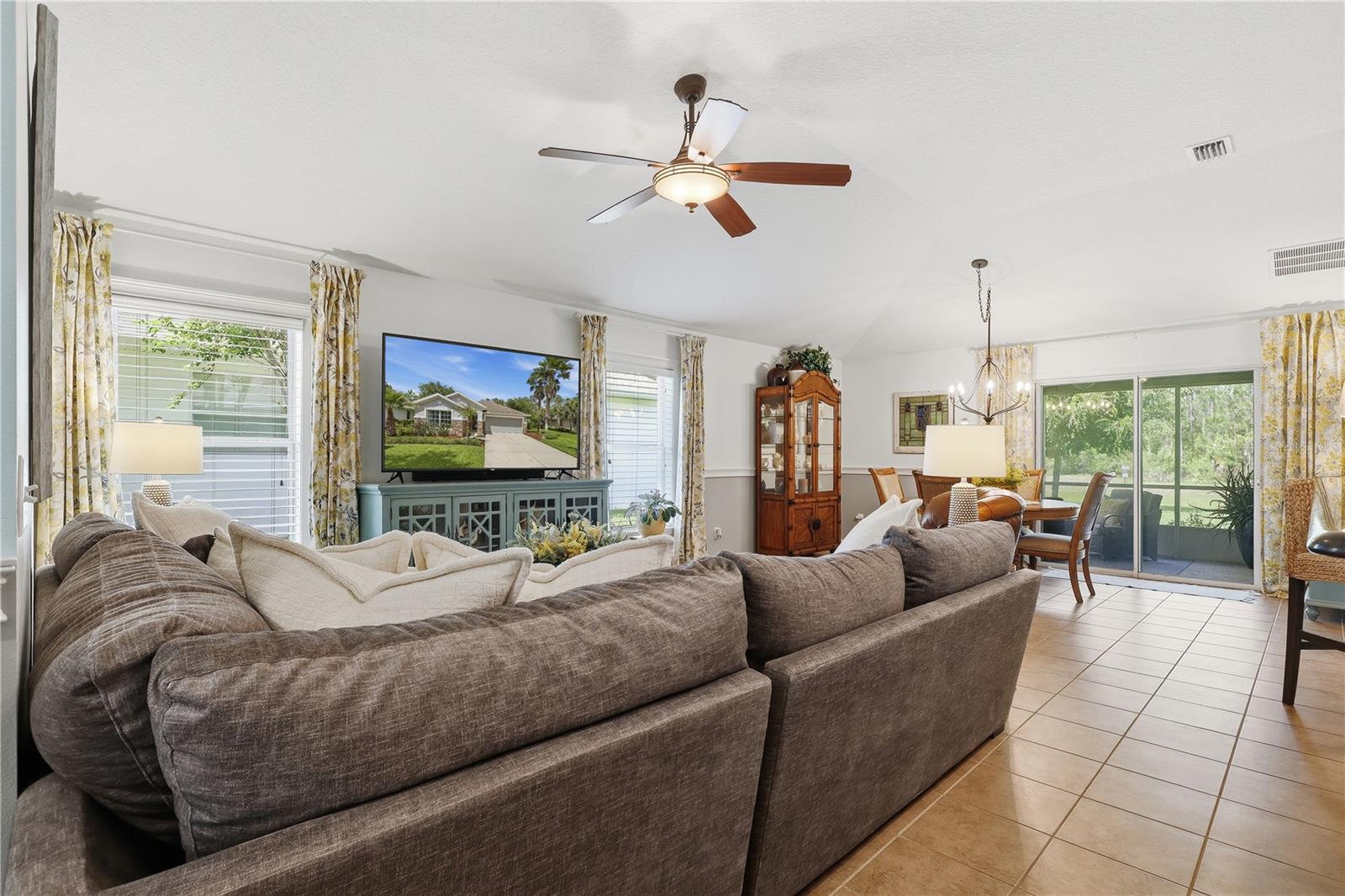 122 S HUMMINGBIRD PL, PALM COAST, FL, 32164