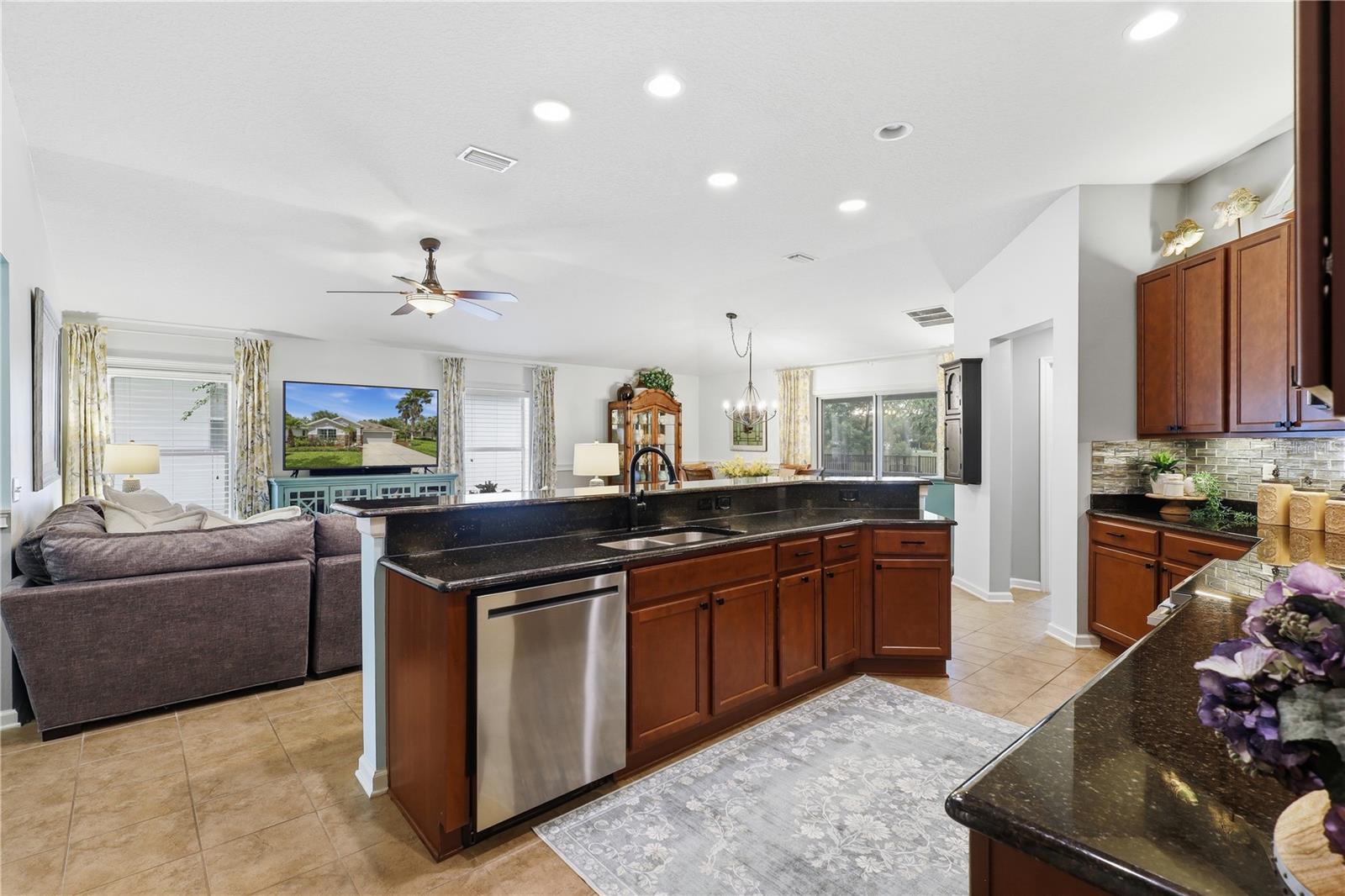122 S HUMMINGBIRD PL, PALM COAST, FL, 32164