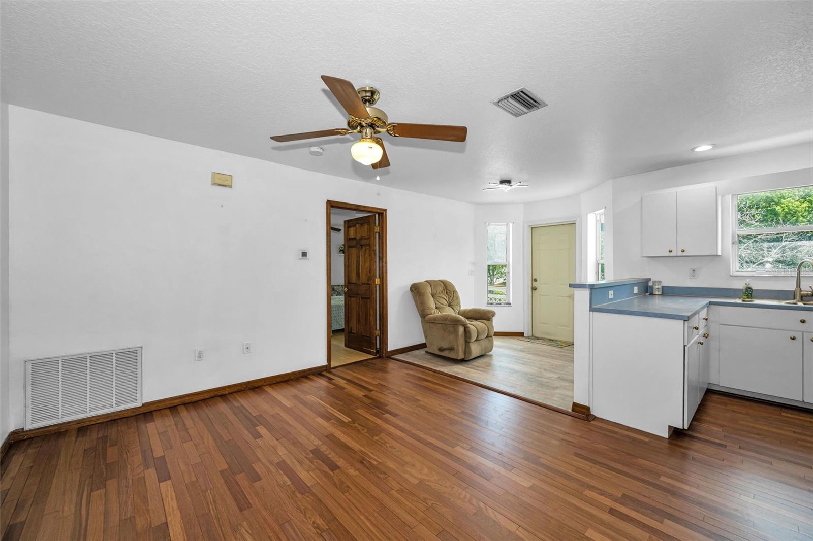 11046 LAKEVIEW DR, NEW PORT RICHEY, FL, 34654