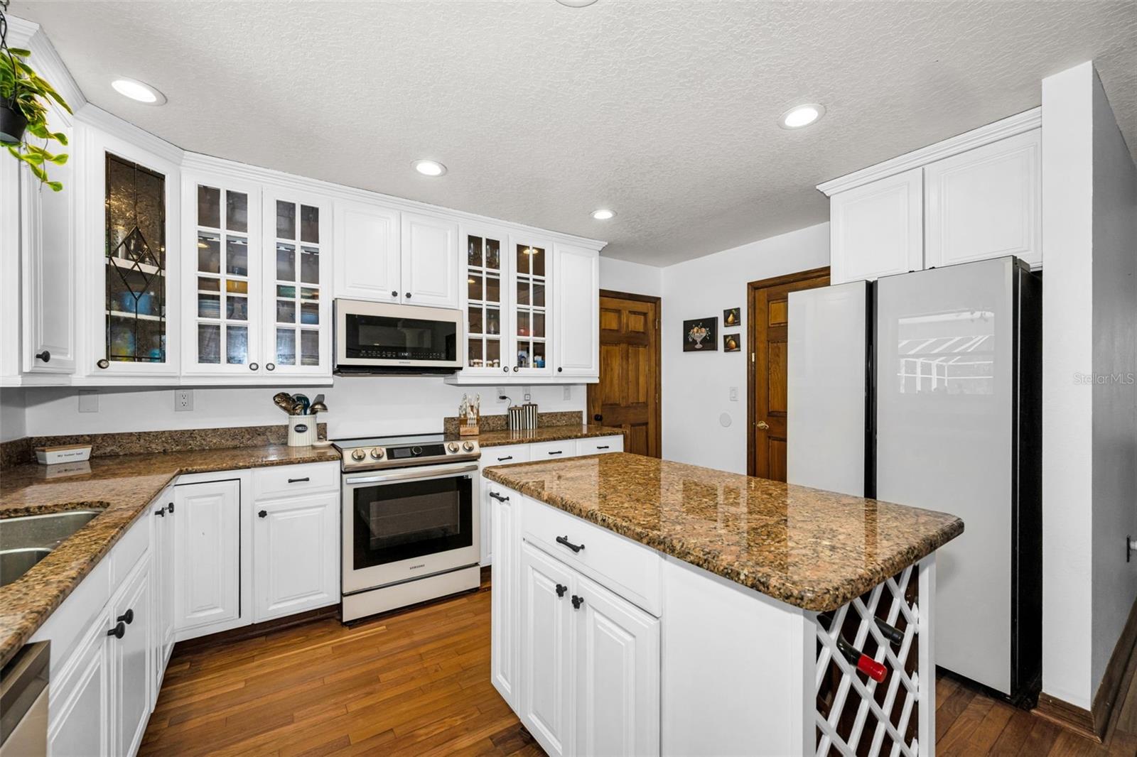 11046 LAKEVIEW DR, NEW PORT RICHEY, FL, 34654