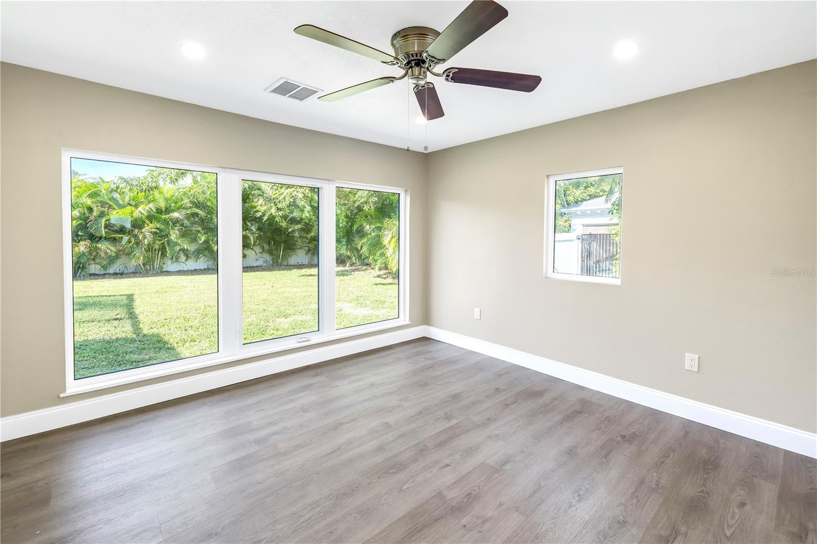 610 CORDOVA BLVD NE, ST PETERSBURG, FL, 33704