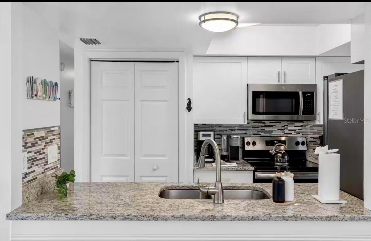 313 CRYSTAL BEACH AVE, CRYSTAL BEACH, FL, 34681