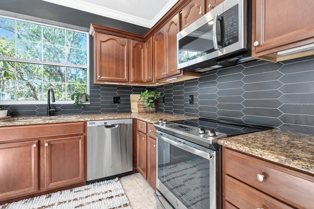 530 RYANS WOODS LN, PALM HARBOR, FL, 34683