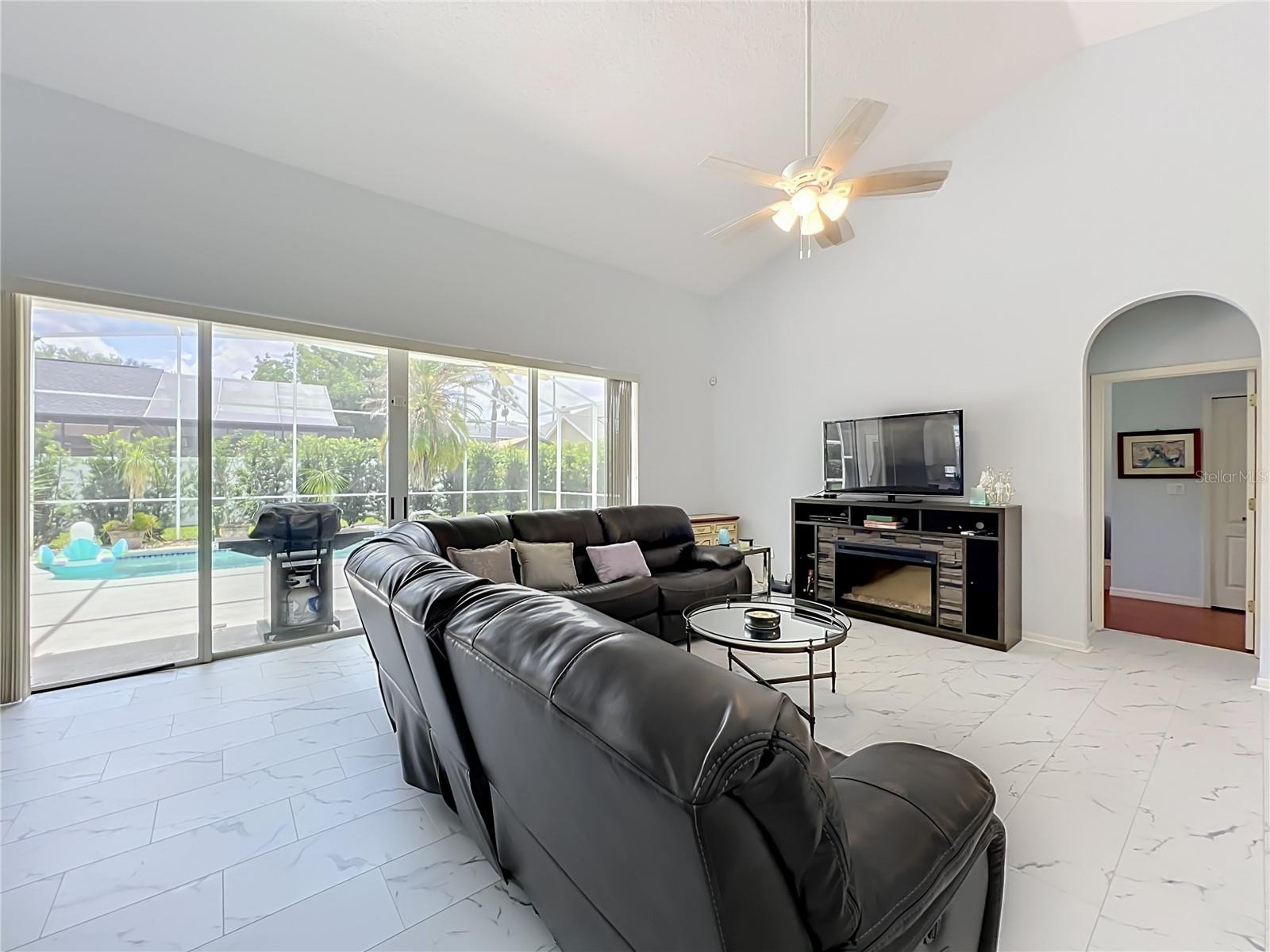 909 GROVESMERE LOOP, OCOEE, FL, 34761