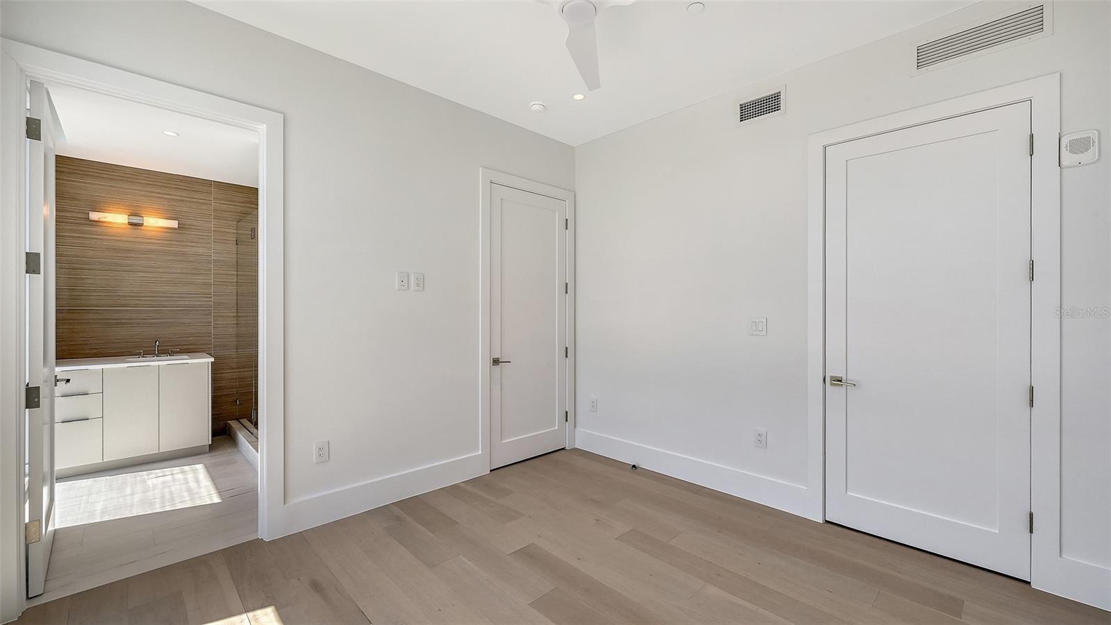 253 GOLDEN GATE PT #401, SARASOTA, FL, 34236