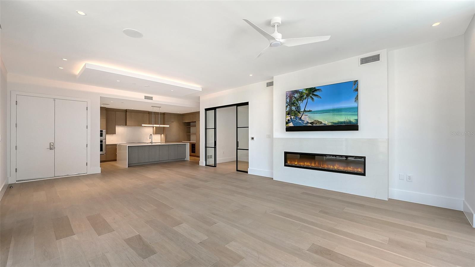253 GOLDEN GATE PT #401, SARASOTA, FL, 34236