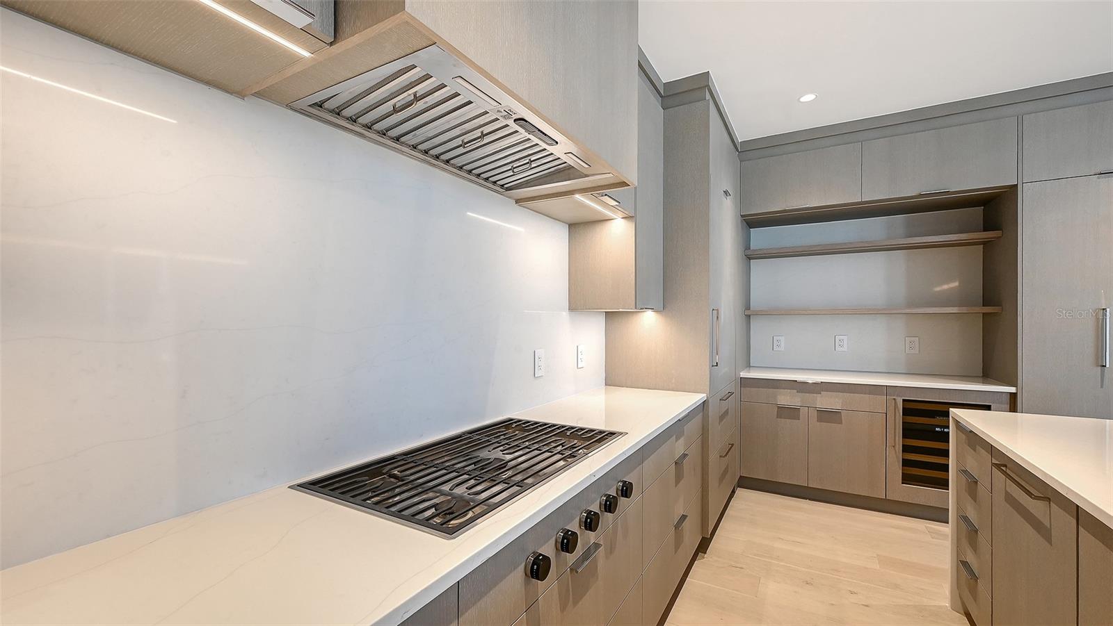253 GOLDEN GATE PT #401, SARASOTA, FL, 34236