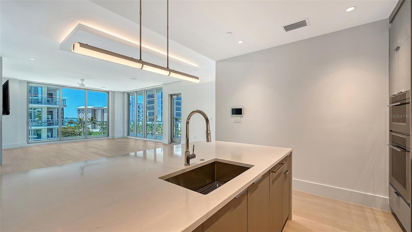 253 GOLDEN GATE PT #401, SARASOTA, FL, 34236