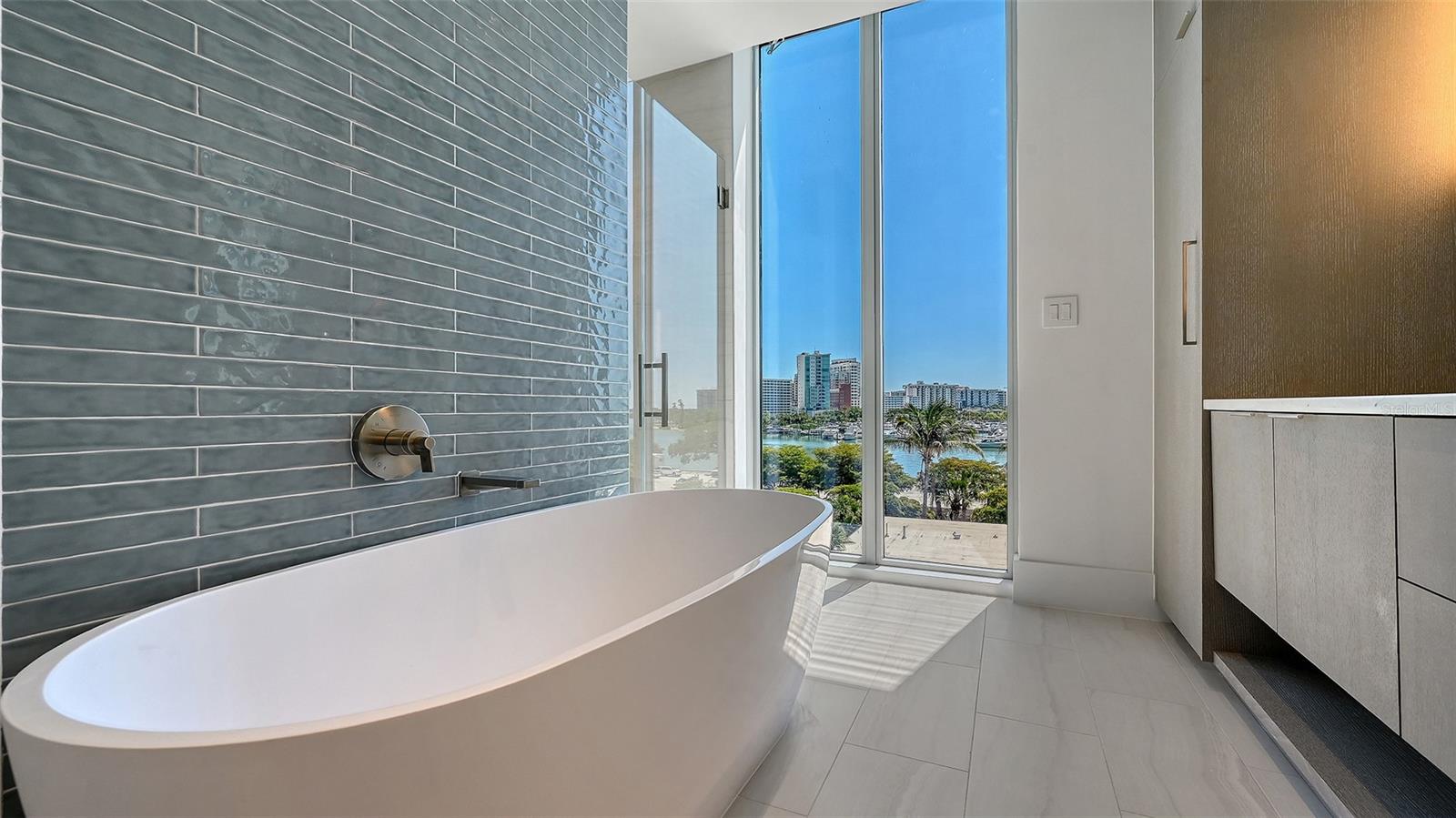 253 GOLDEN GATE PT #401, SARASOTA, FL, 34236