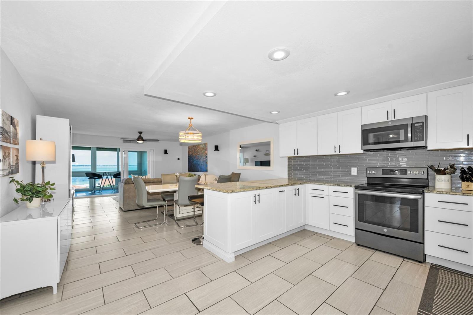 855 BAYWAY BLVD #708, CLEARWATER BEACH, FL, 33767