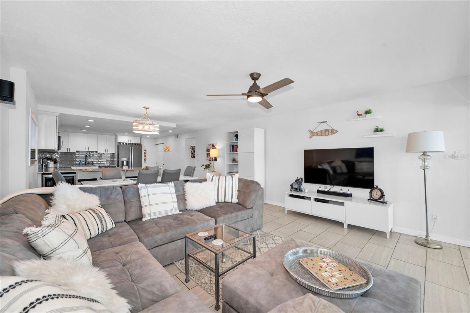 855 BAYWAY BLVD #708, CLEARWATER BEACH, FL, 33767