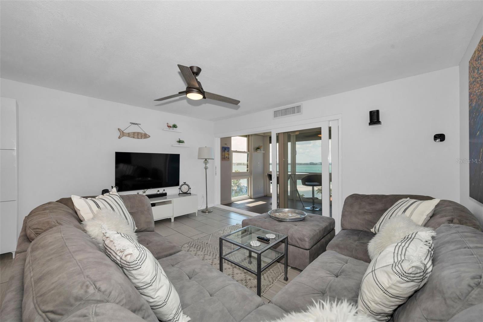 855 BAYWAY BLVD #708, CLEARWATER BEACH, FL, 33767