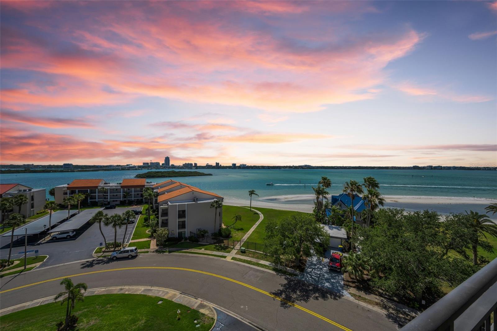 855 BAYWAY BLVD #708, CLEARWATER BEACH, FL, 33767