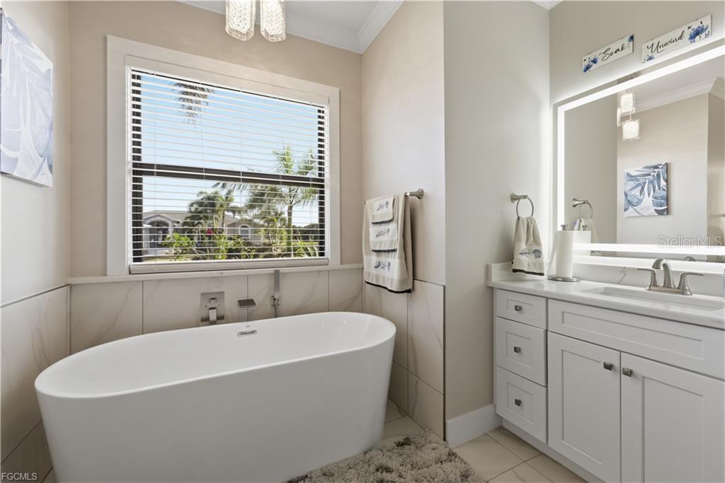 24319 CONTRA COSTA LN, PUNTA GORDA, FL, 33955