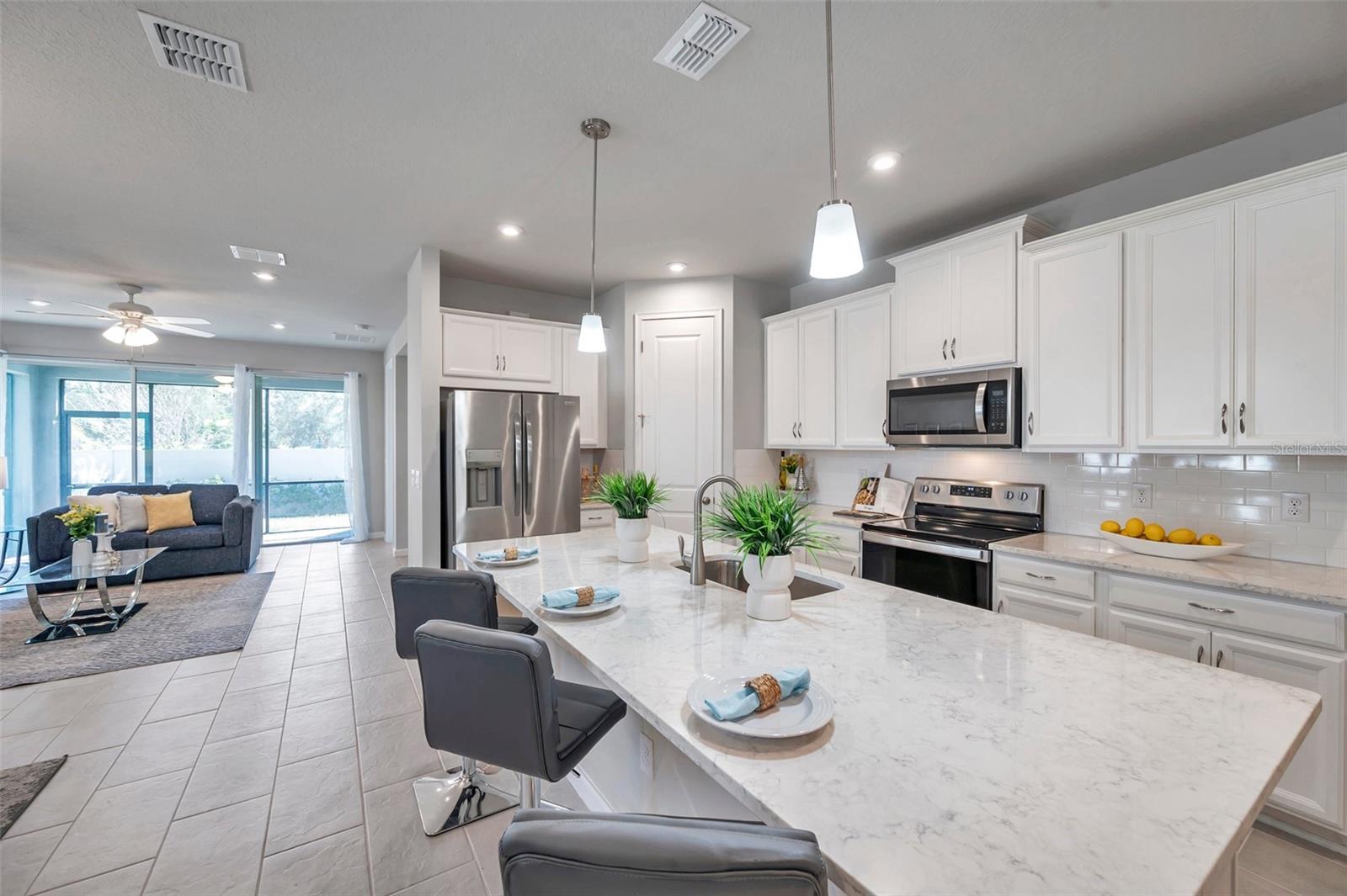 3747 LAUGHING DOVE AVE, SUN CITY CENTER, FL, 33573