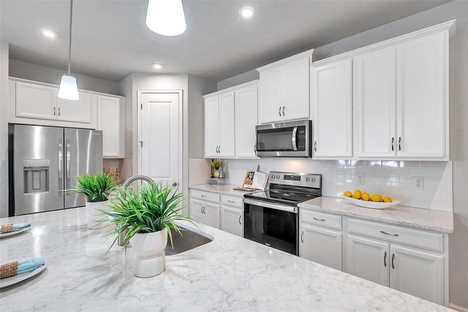 3747 LAUGHING DOVE AVE, SUN CITY CENTER, FL, 33573
