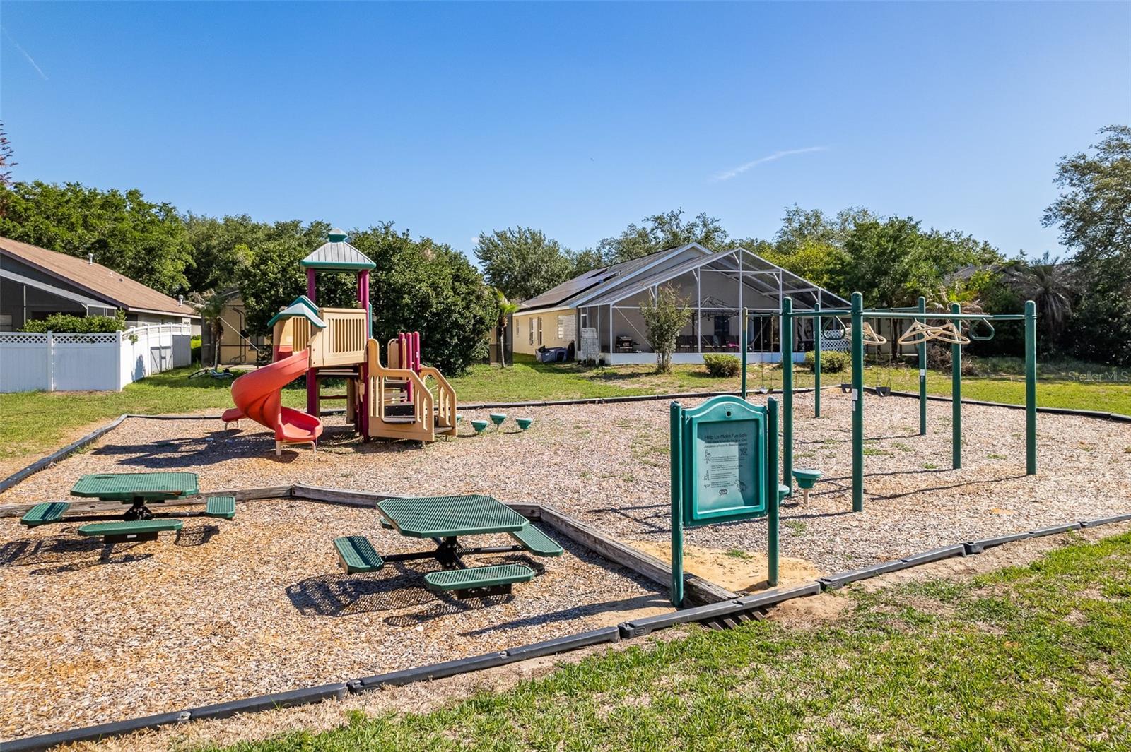33441 IRONGATE DR, LEESBURG, FL, 34788