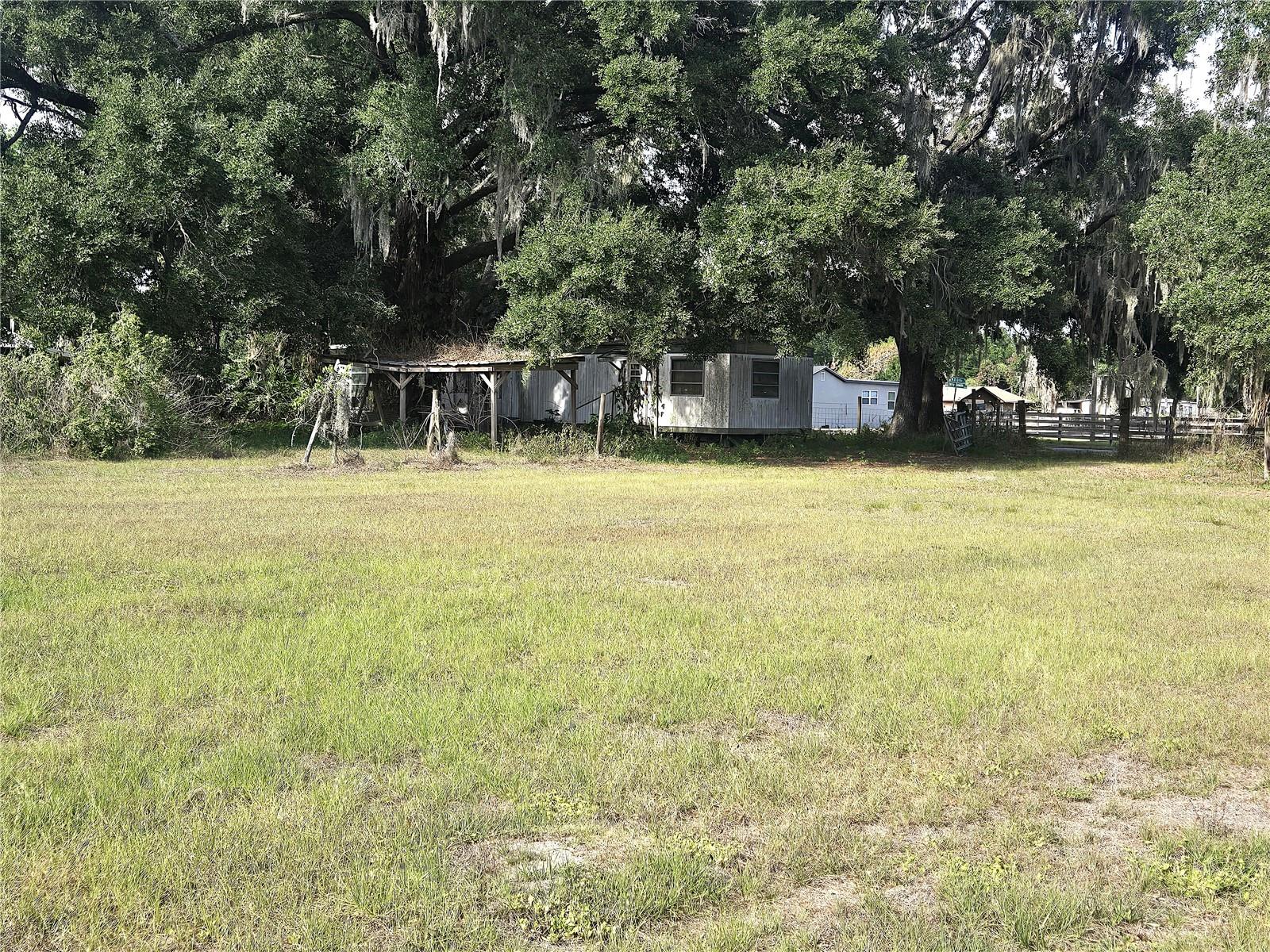 1124 JERRY SMITH RD, DOVER, FL, 33527