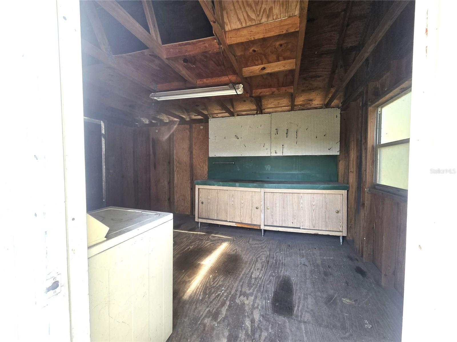 1124 JERRY SMITH RD, DOVER, FL, 33527