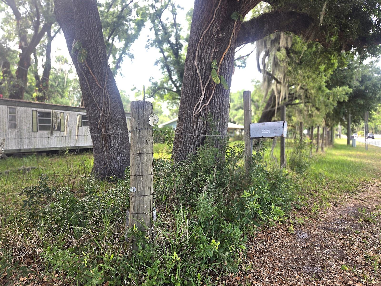 1124 JERRY SMITH RD, DOVER, FL, 33527