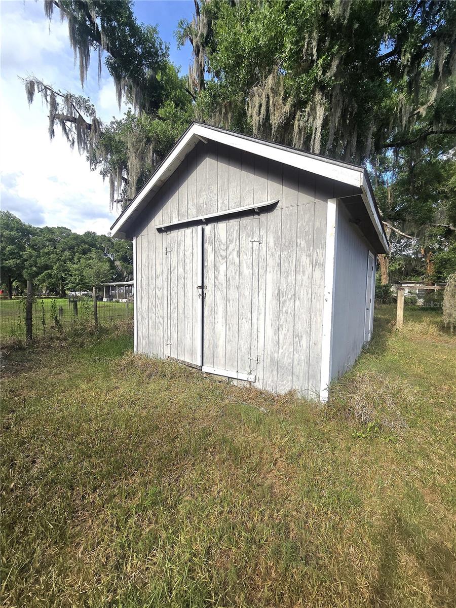 1124 JERRY SMITH RD, DOVER, FL, 33527