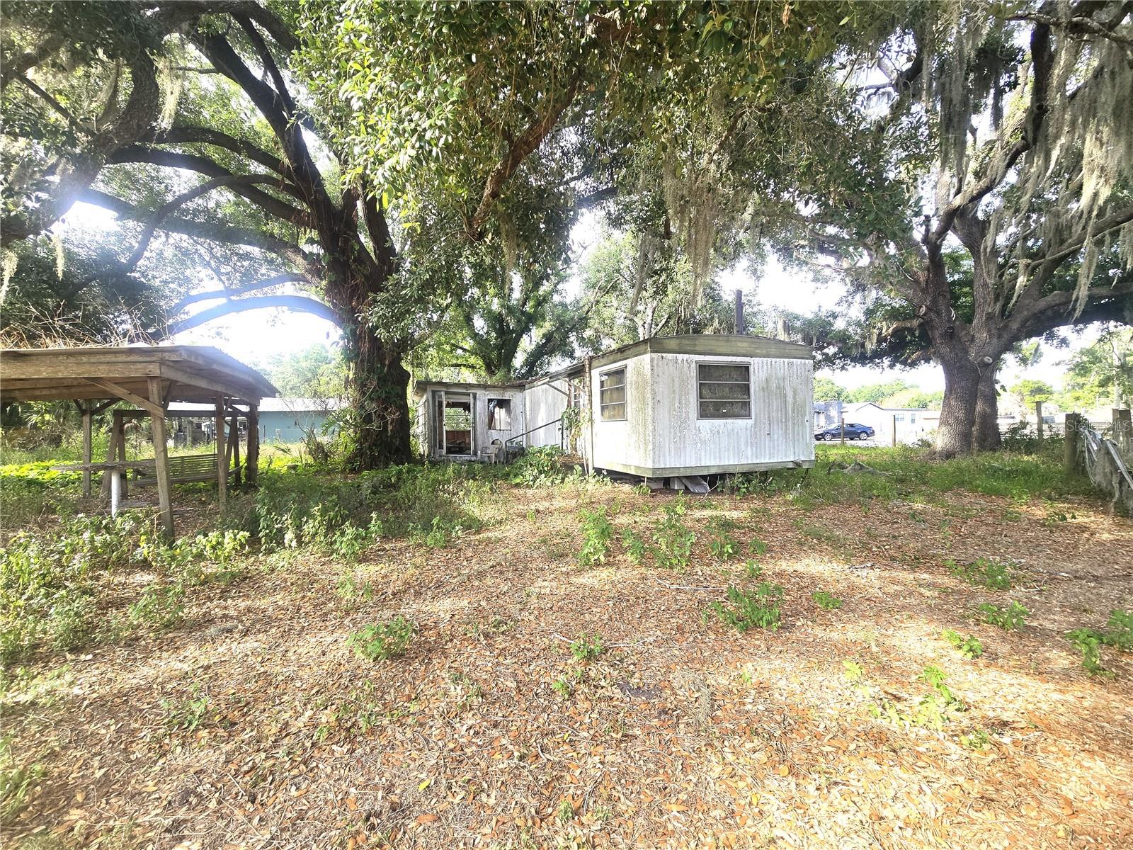 1124 JERRY SMITH RD, DOVER, FL, 33527