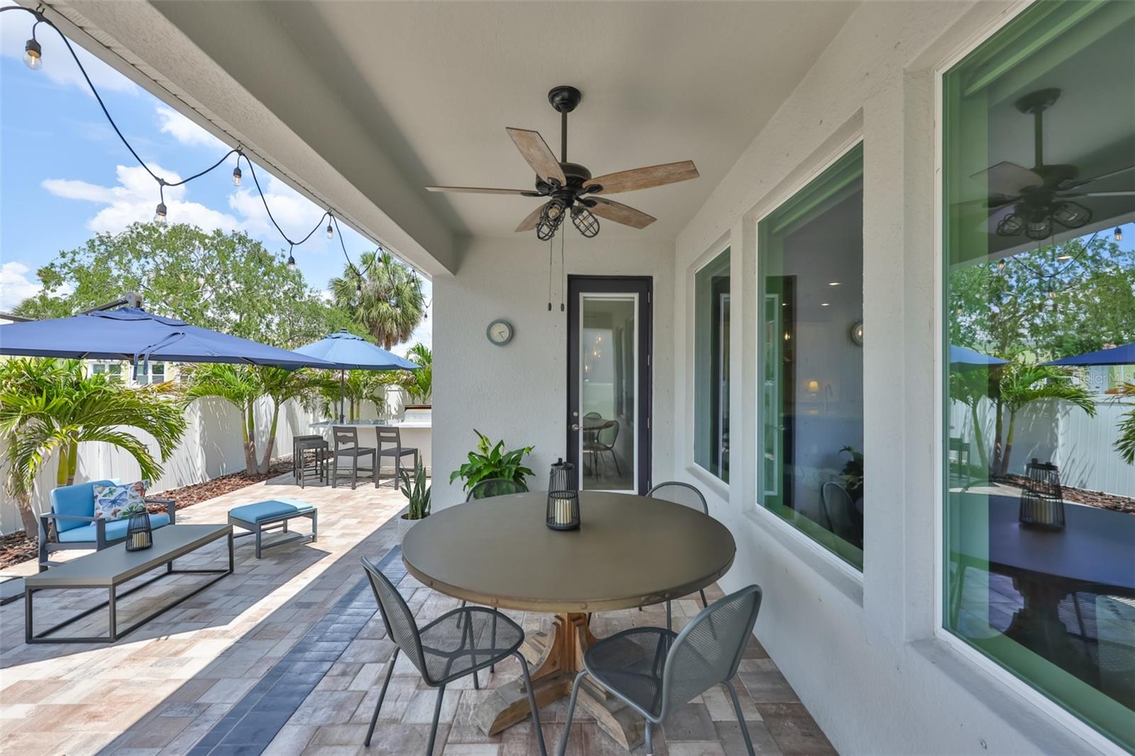2407 W GRAY ST, TAMPA, FL, 33609