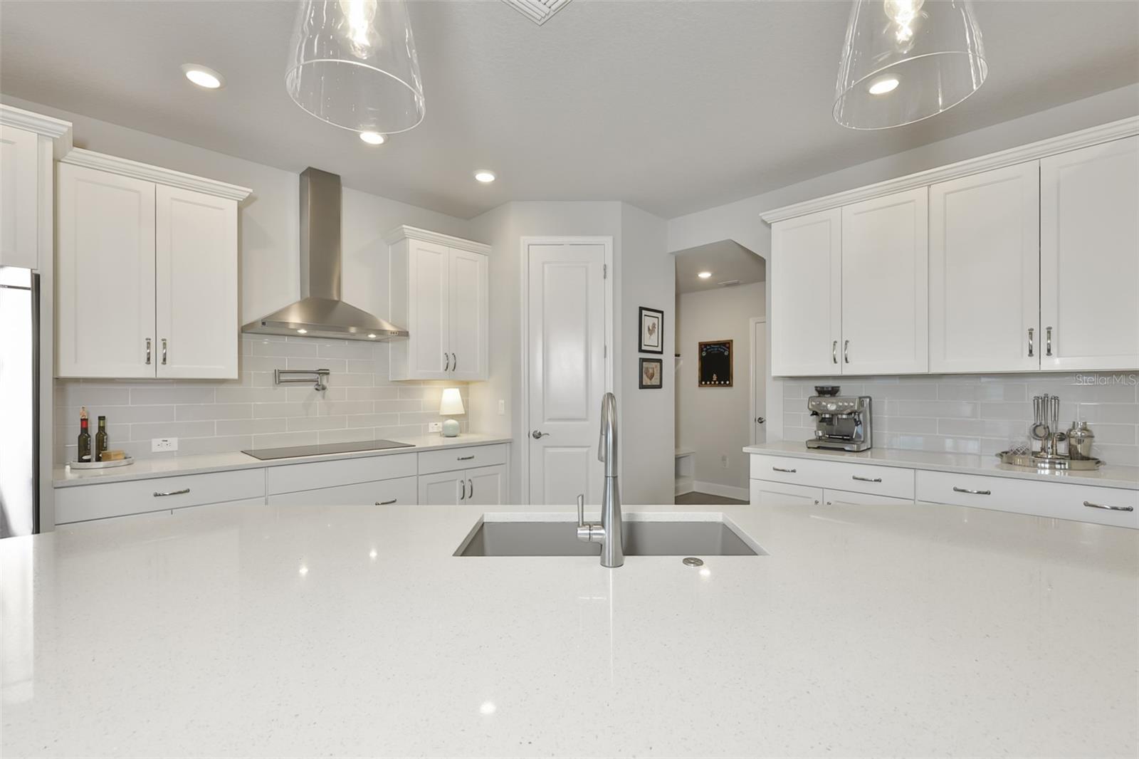 2407 W GRAY ST, TAMPA, FL, 33609