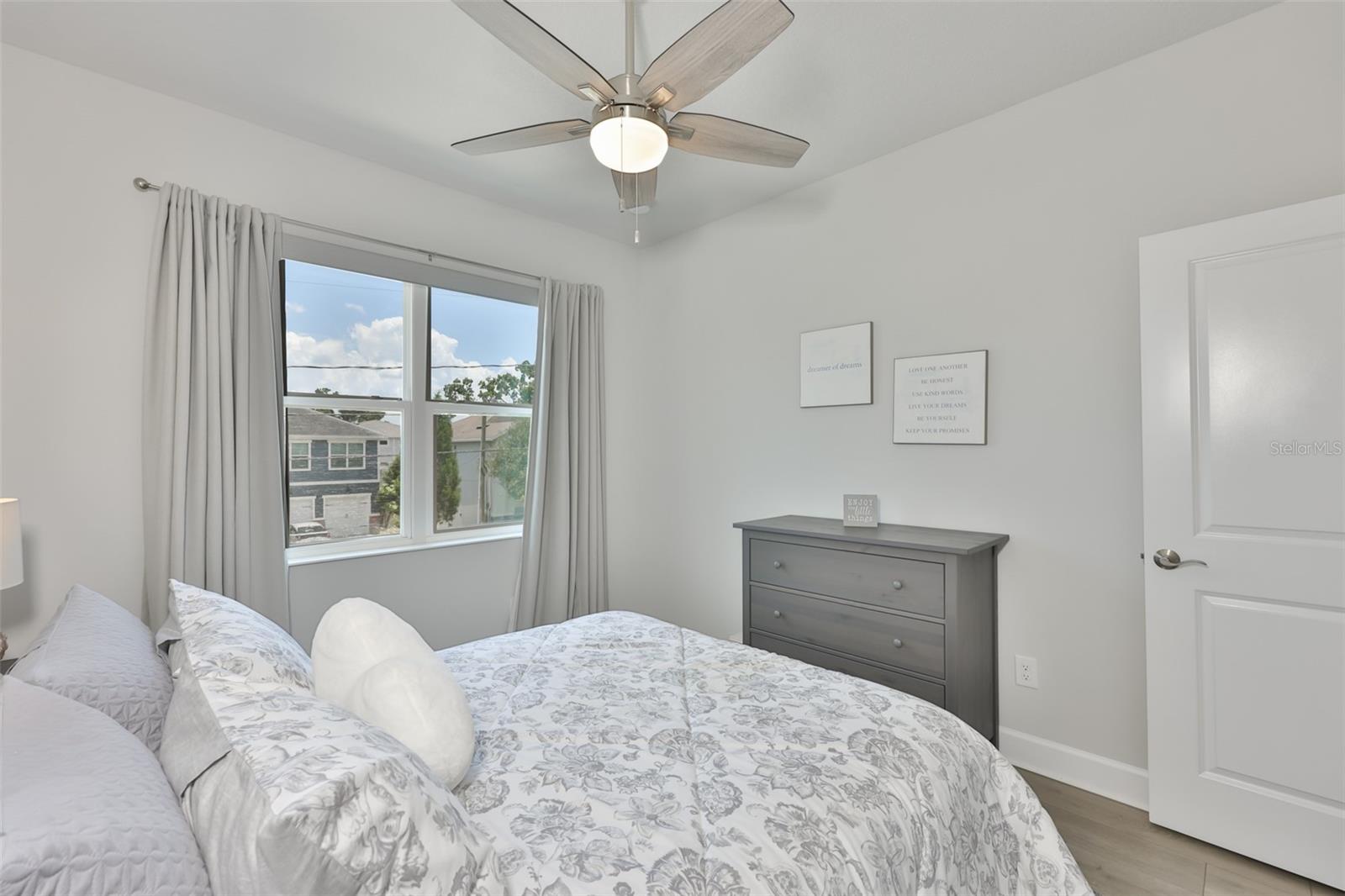 2407 W GRAY ST, TAMPA, FL, 33609