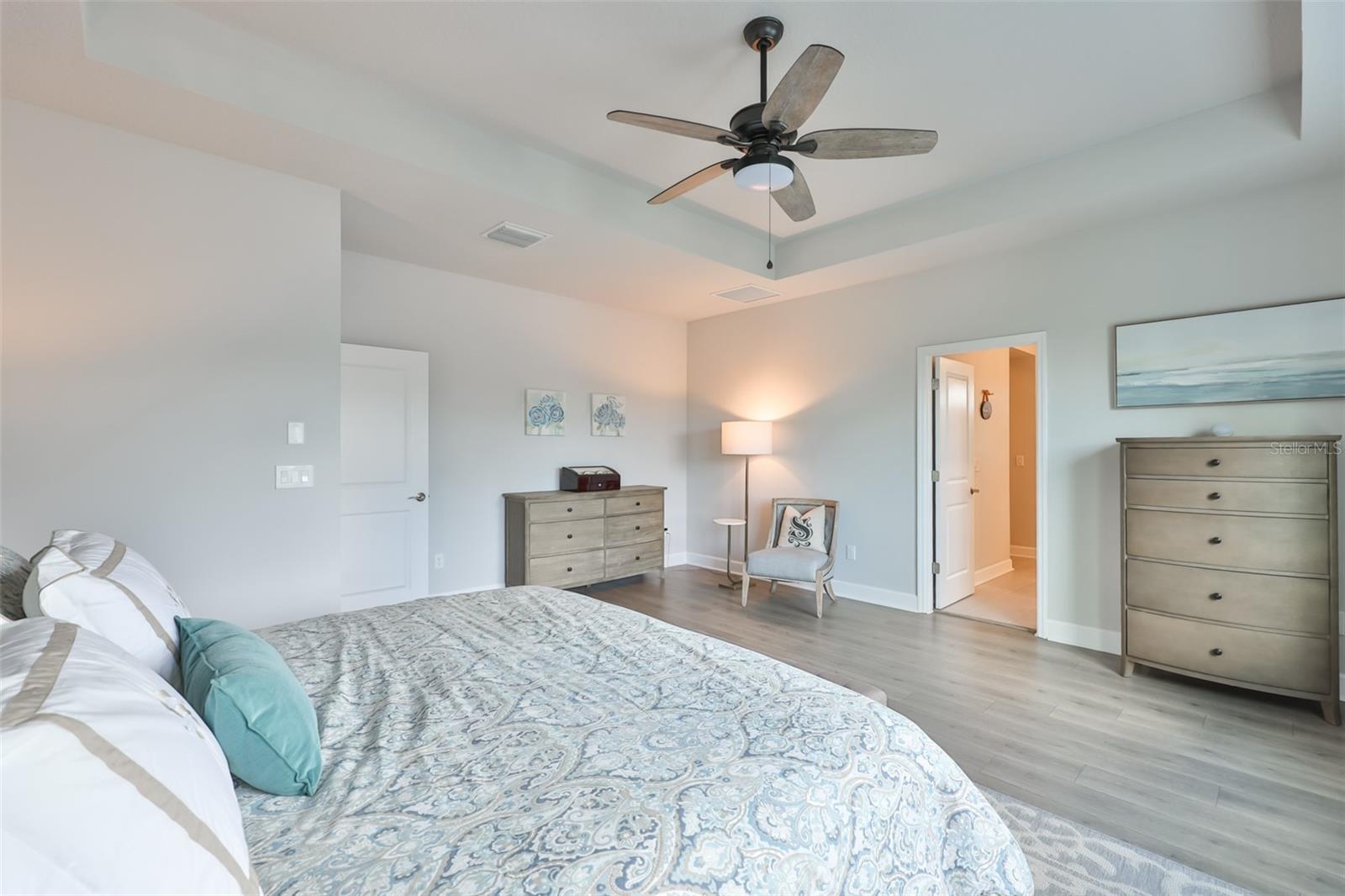 2407 W GRAY ST, TAMPA, FL, 33609