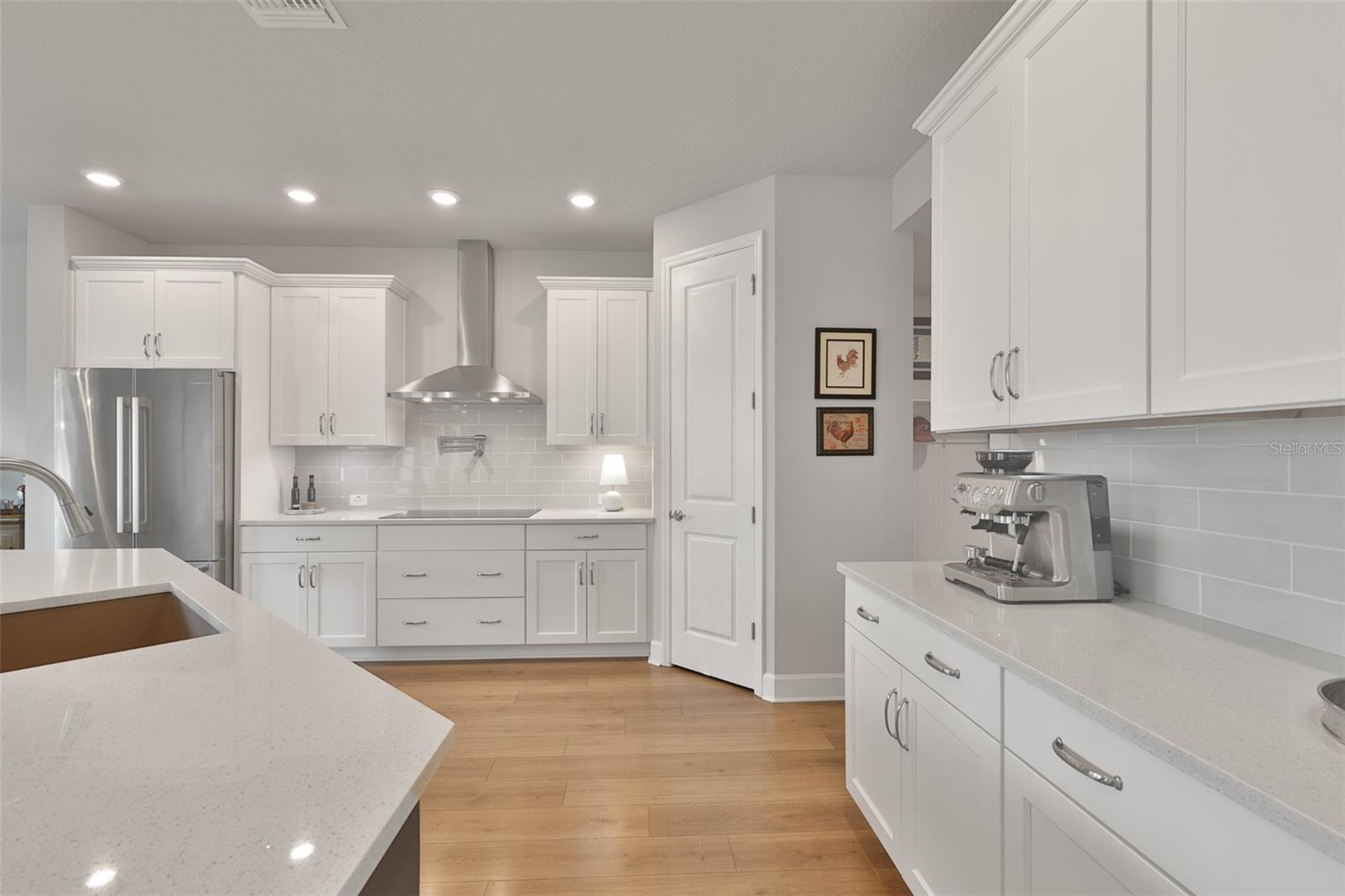 2407 W GRAY ST, TAMPA, FL, 33609