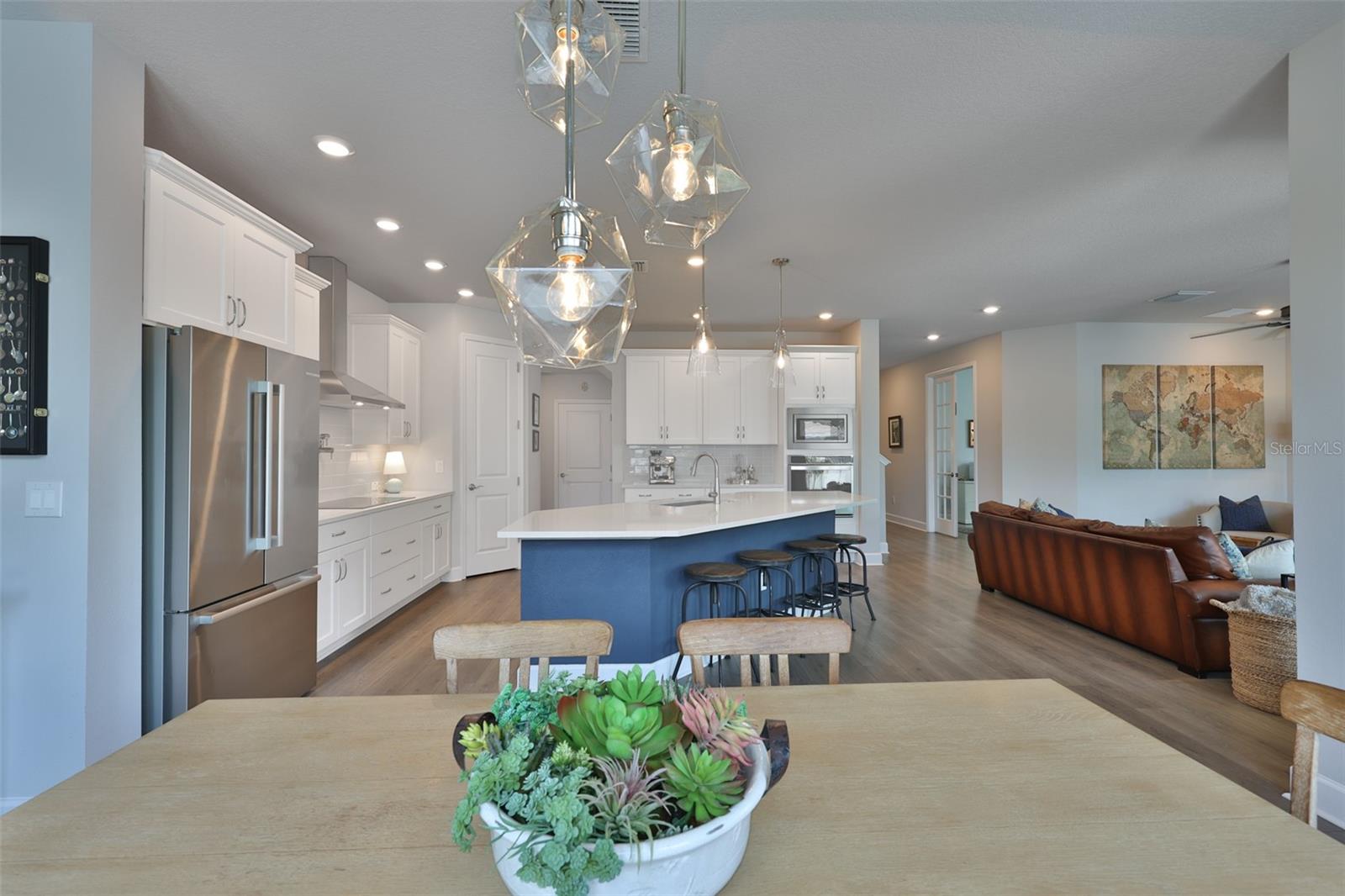2407 W GRAY ST, TAMPA, FL, 33609