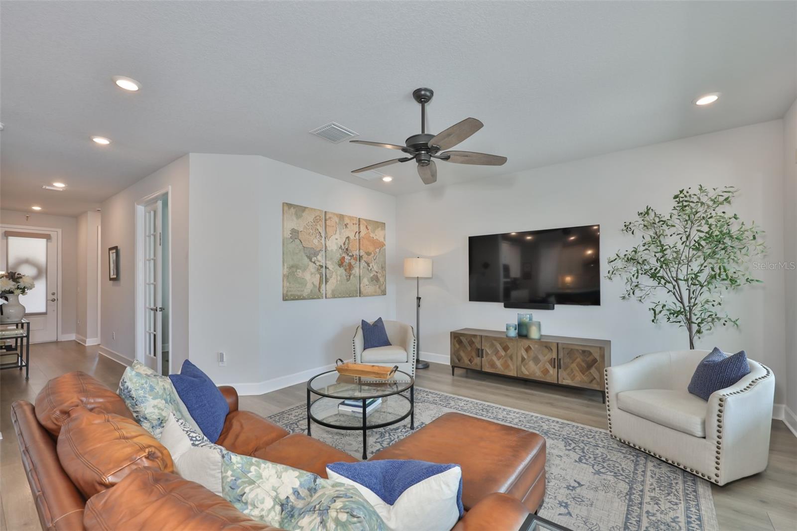 2407 W GRAY ST, TAMPA, FL, 33609