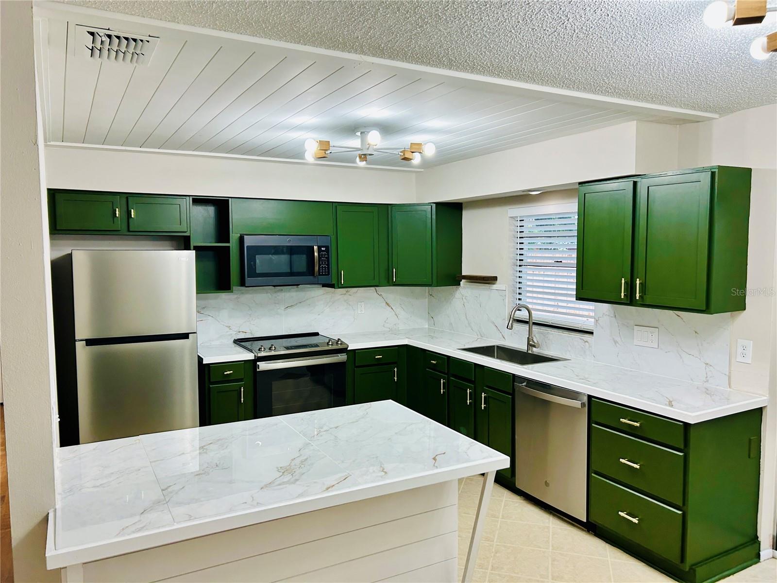 3805 11TH AVE W, BRADENTON, FL, 34205
