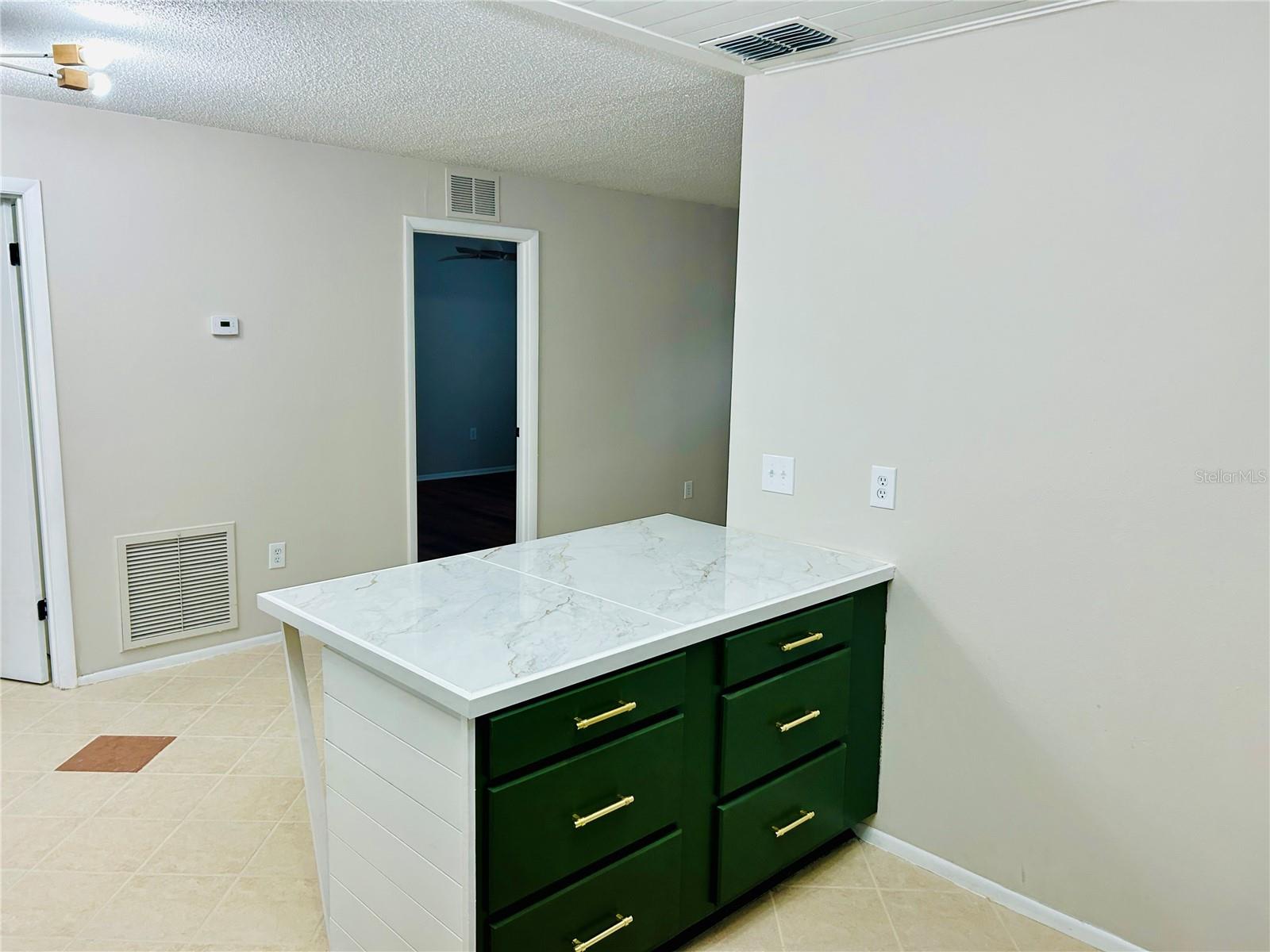3805 11TH AVE W, BRADENTON, FL, 34205