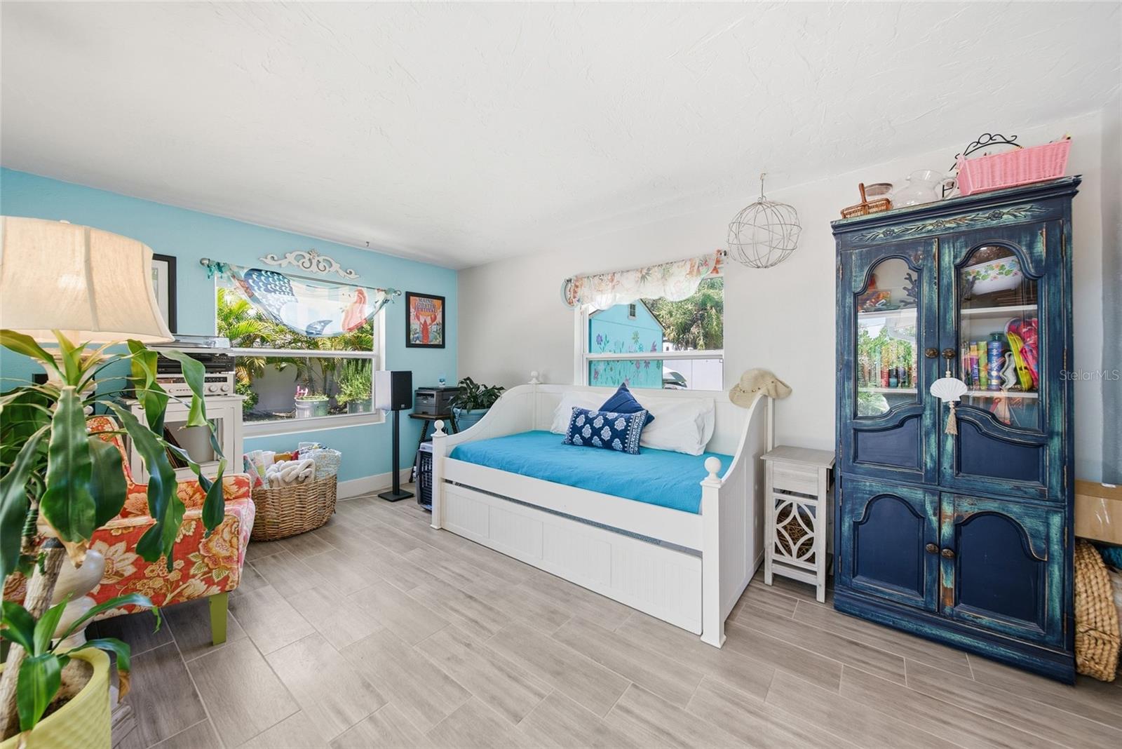 5548 CEDAR ST NE, ST PETERSBURG, FL, 33703
