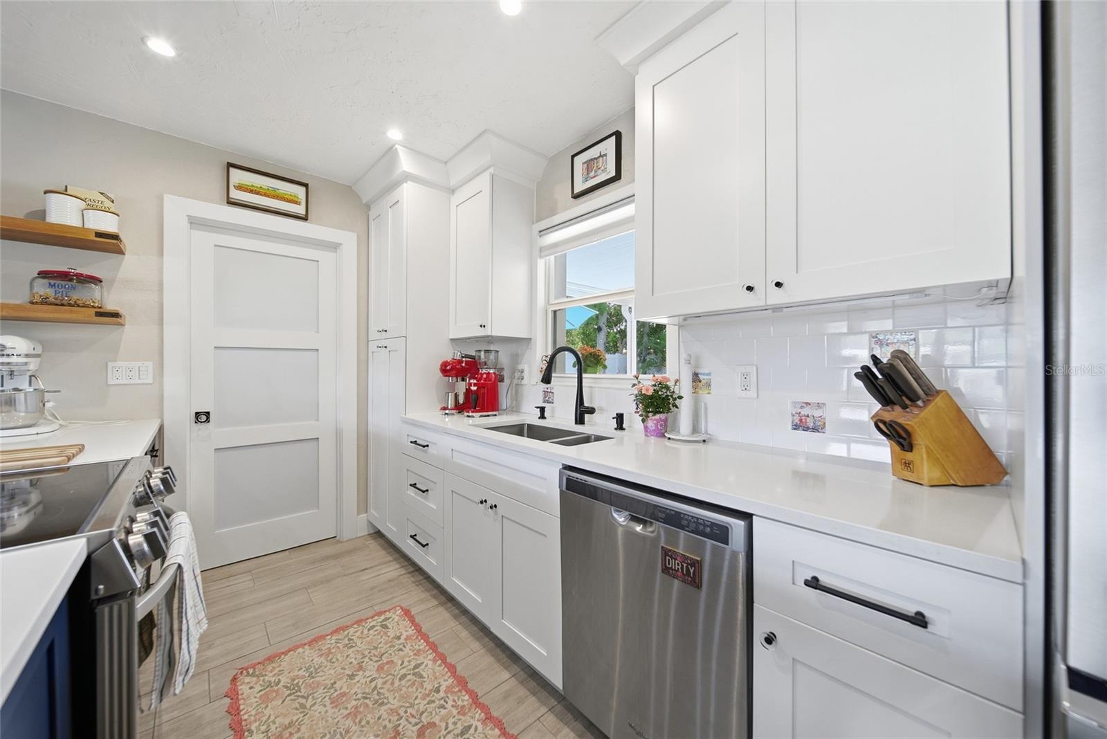 5548 CEDAR ST NE, ST PETERSBURG, FL, 33703