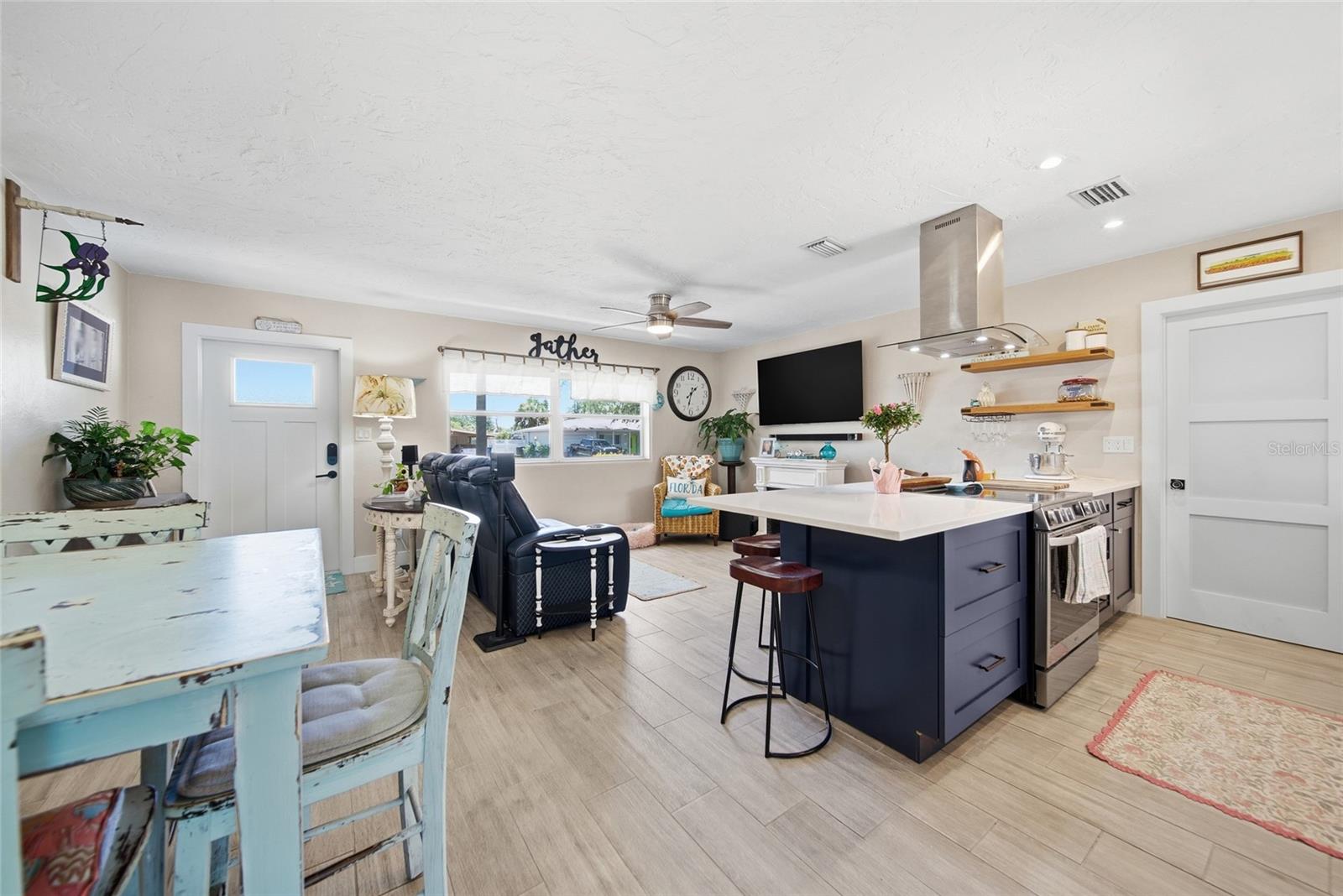 5548 CEDAR ST NE, ST PETERSBURG, FL, 33703