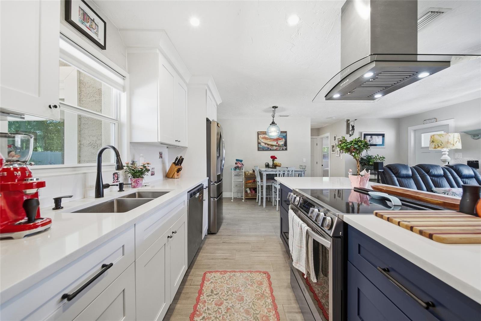 5548 CEDAR ST NE, ST PETERSBURG, FL, 33703