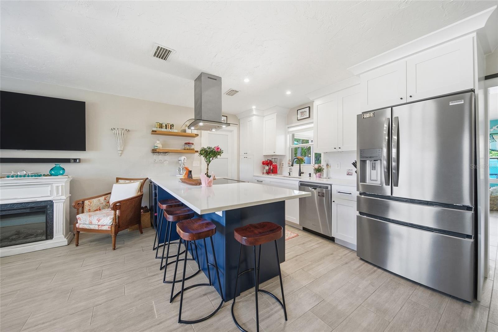 5548 CEDAR ST NE, ST PETERSBURG, FL, 33703