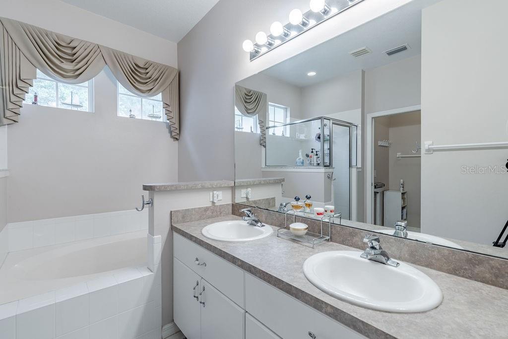 3370 SAINT LUCIA CT, TAVARES, FL, 32778