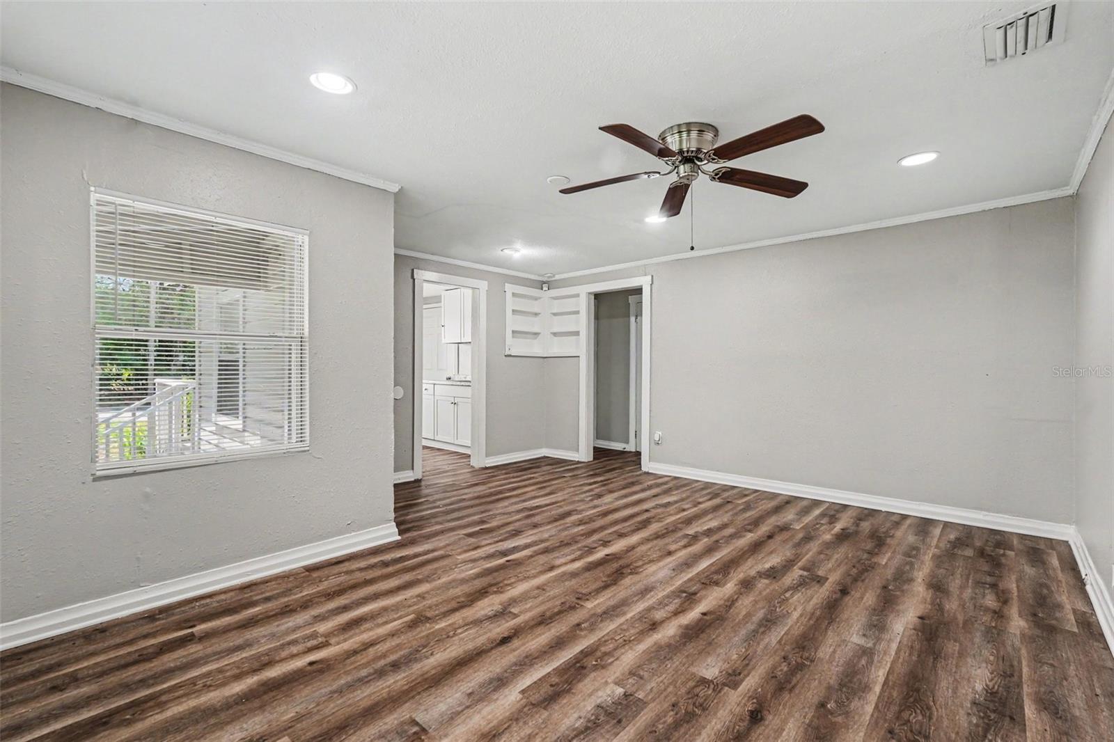 828 E 145TH AVE, TAMPA, FL, 33613