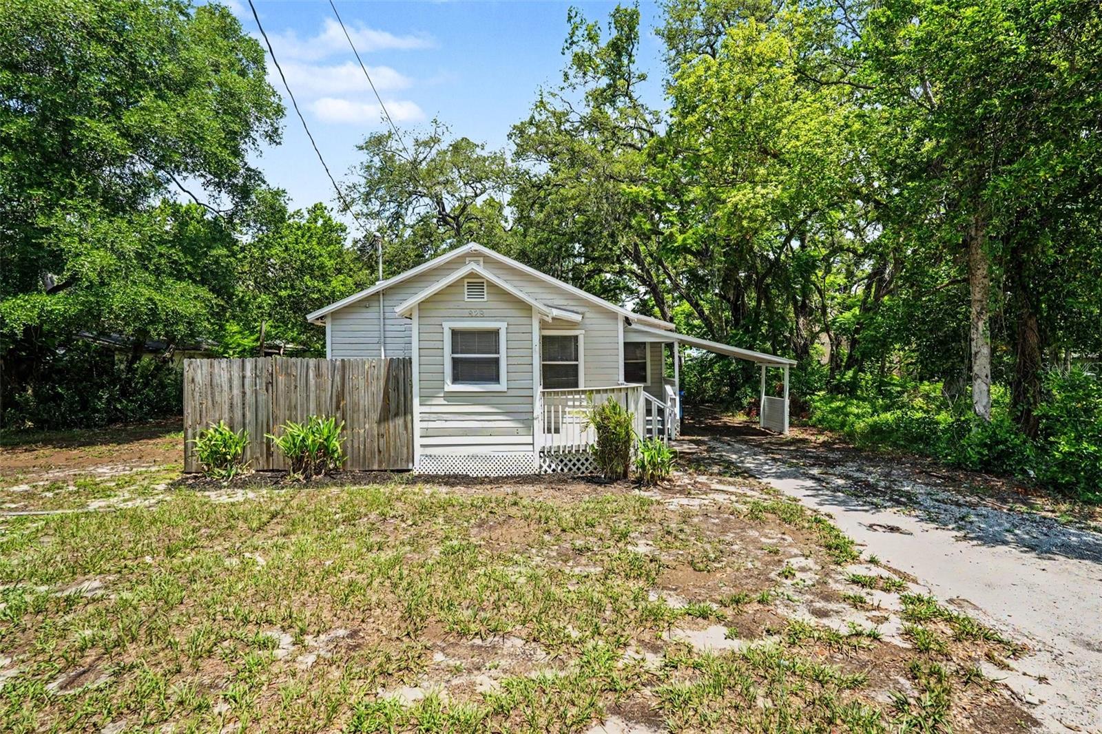 828 E 145TH AVE, TAMPA, FL, 33613
