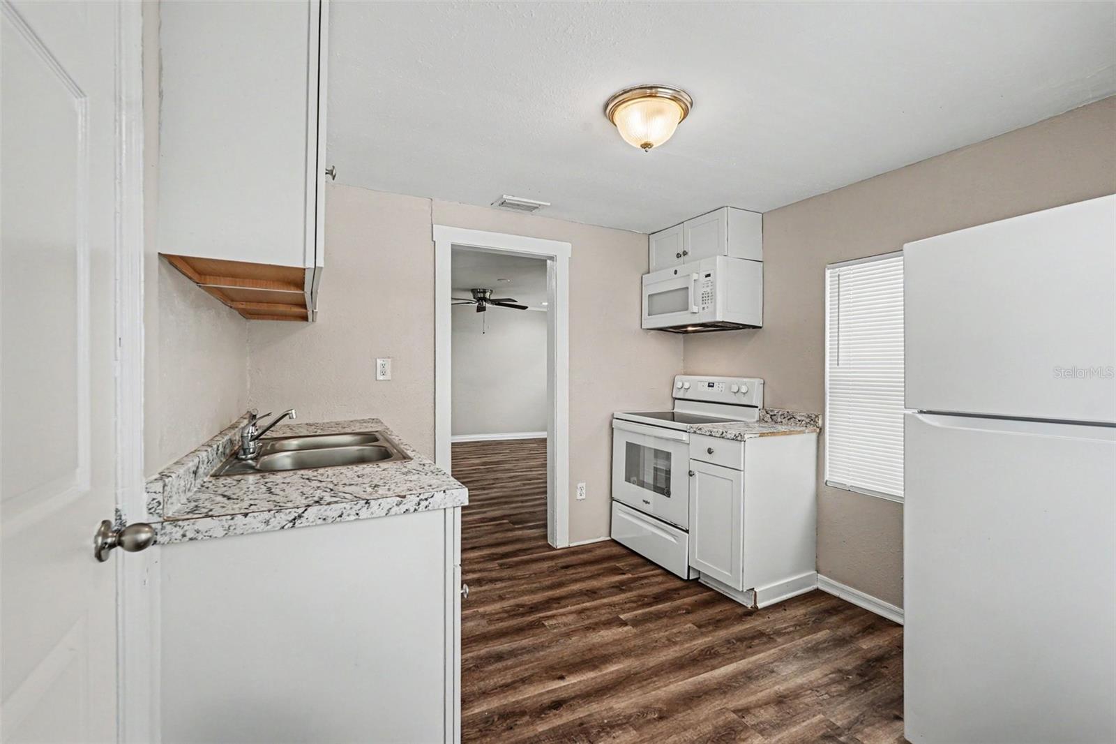 828 E 145TH AVE, TAMPA, FL, 33613