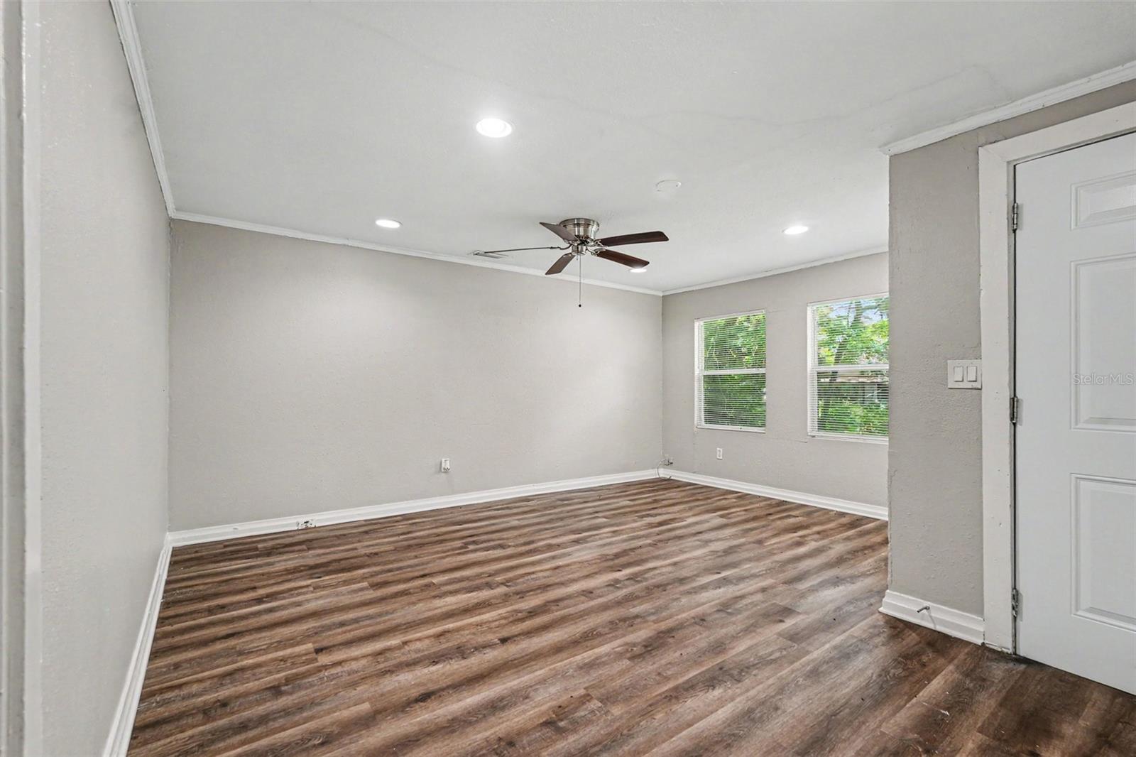 828 E 145TH AVE, TAMPA, FL, 33613
