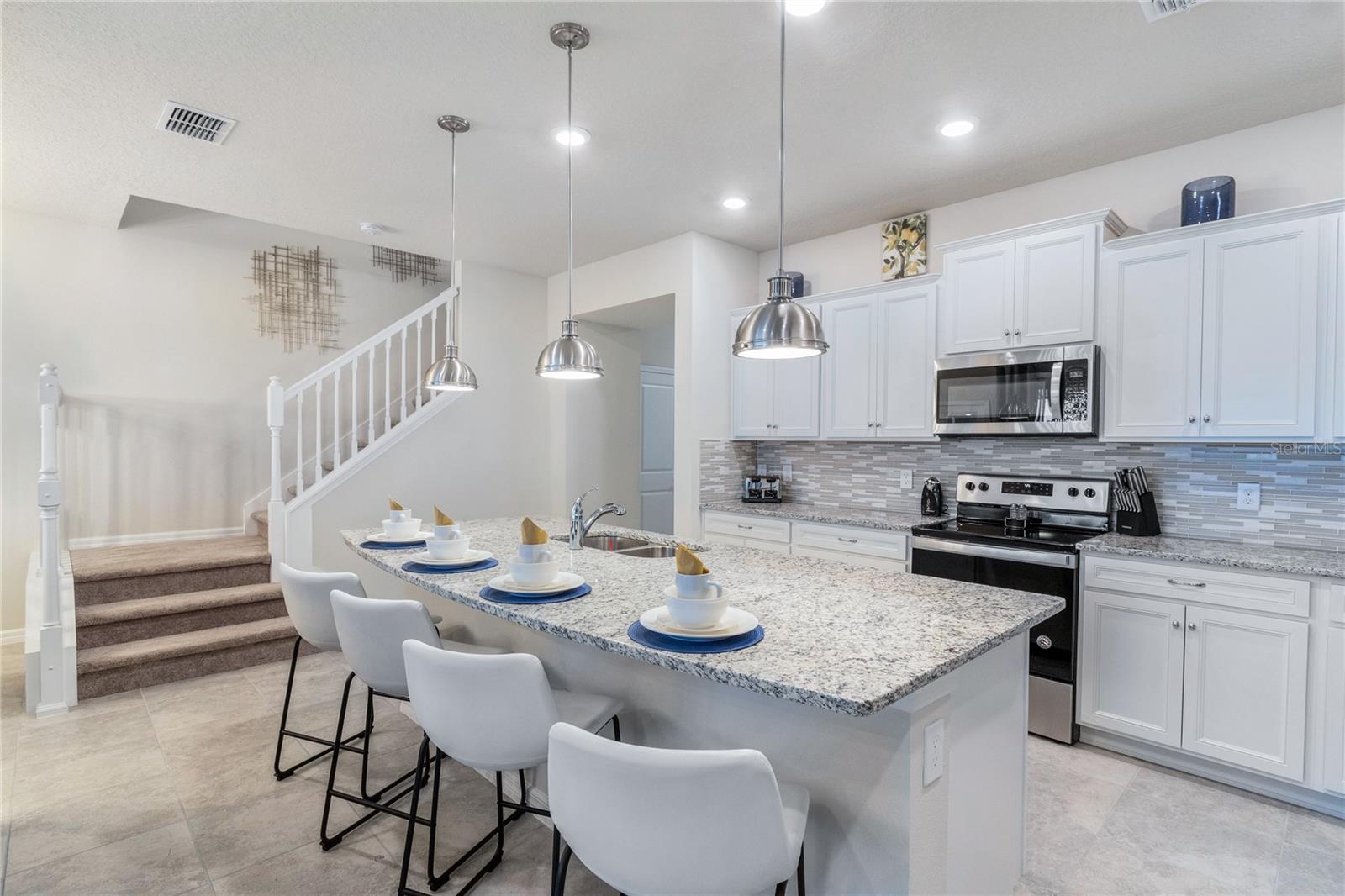 621 JASMINE LN, DAVENPORT, FL, 33897