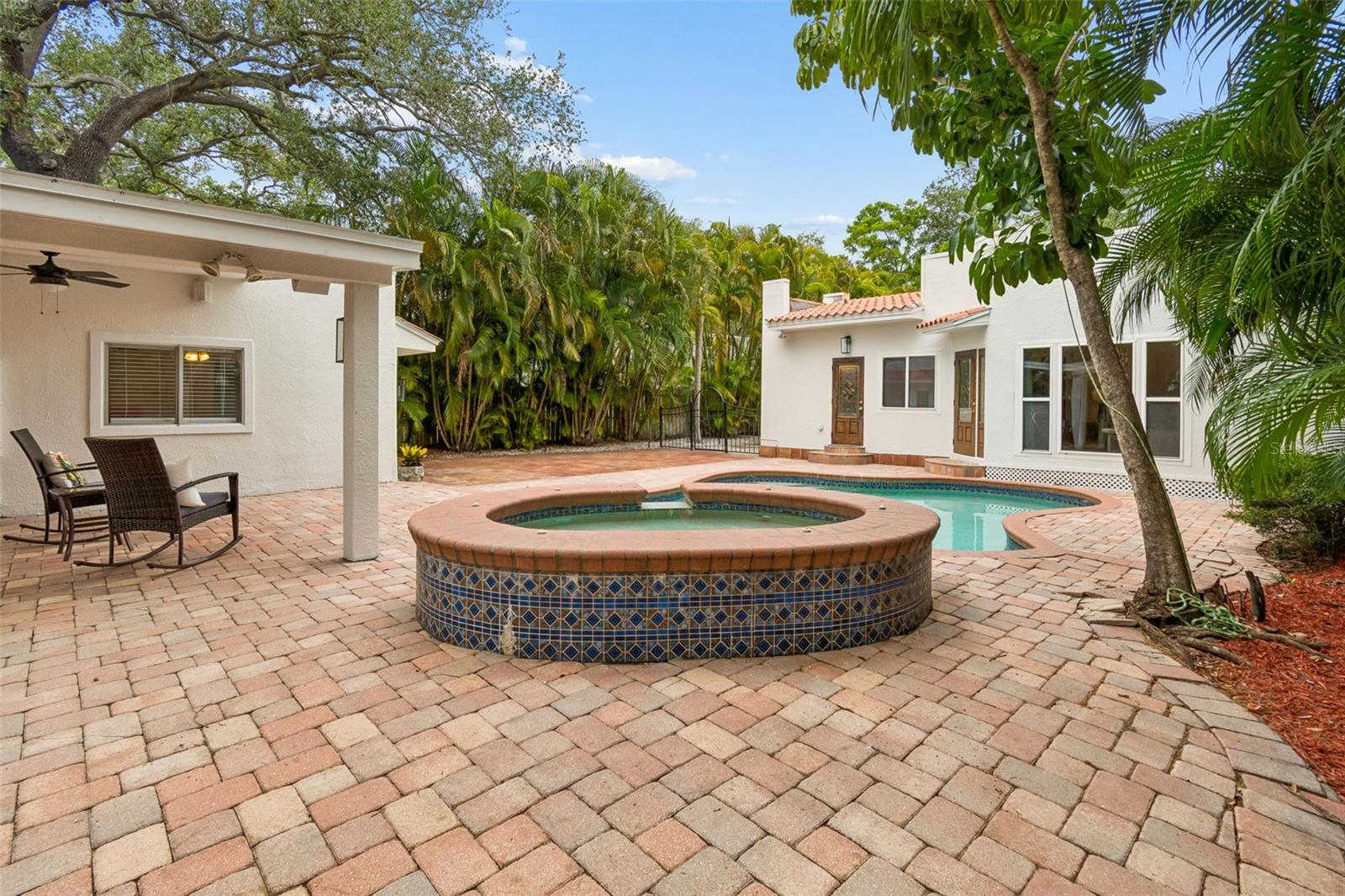 2434 W PROSPECT RD, TAMPA, FL, 33629